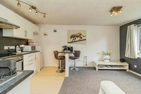 1 bedroom flat for sale, Tenterden Crescent, Kents Hill, Milton Keynes, Buckinghamshire, MK7