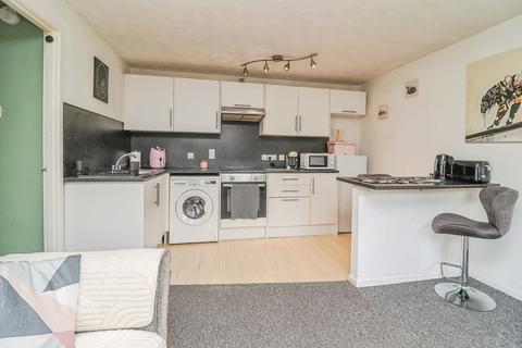 1 bedroom flat for sale, Tenterden Crescent, Kents Hill, Milton Keynes, Buckinghamshire, MK7