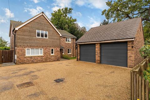 4 bedroom detached house to rent, Westoning Road, Harlington