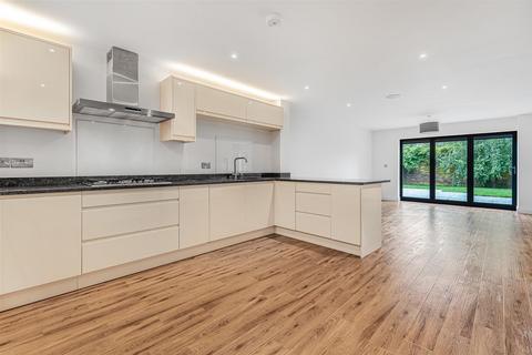 4 bedroom detached house to rent, Westoning Road, Harlington