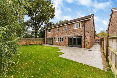 4 bedroom detached house to rent, Westoning Road, Harlington