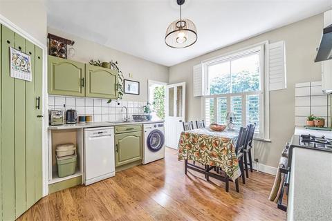 2 bedroom flat for sale, Wyndcliff Road, London SE7