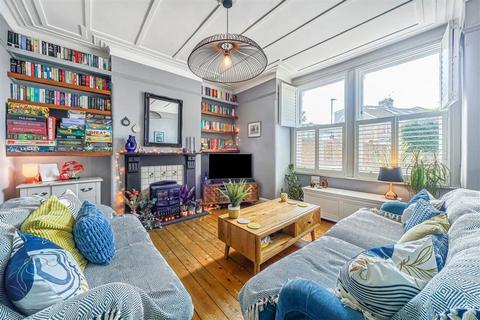 2 bedroom flat for sale, Wyndcliff Road, London SE7