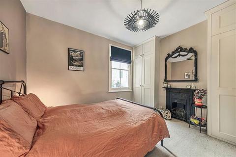 2 bedroom flat for sale, Wyndcliff Road, London SE7