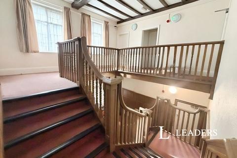 Studio to rent, Midanbury Lane, Southampton, Hampshire, SO18