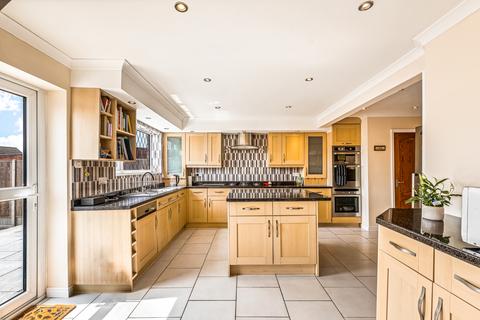 3 bedroom semi-detached bungalow for sale, Leicester LE18