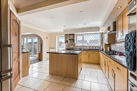 3 bedroom semi-detached bungalow for sale, Leicester LE18