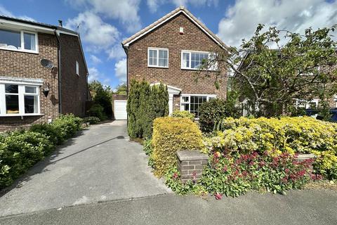 4 bedroom detached house for sale, Uplands Drive, Mirfield