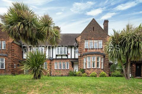 2 bedroom flat for sale, Lyttelton Road, N2