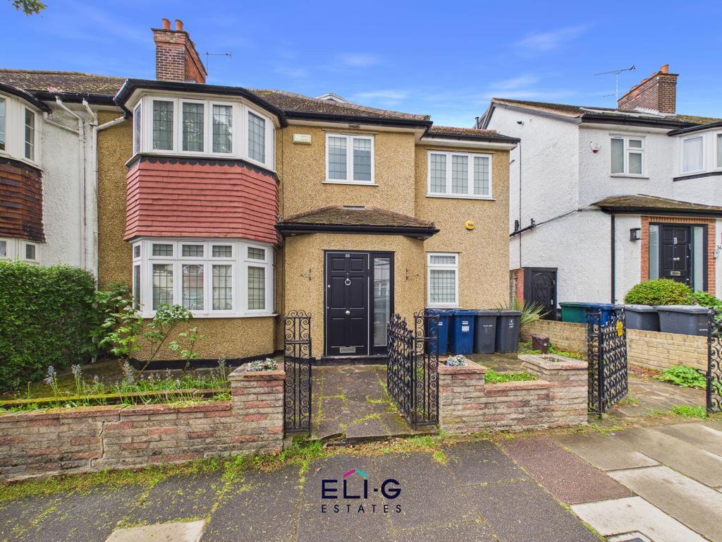 5 bed semi-detached house for sale Park View Gard