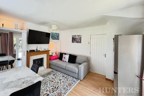 2 bedroom end of terrace house for sale, Sawtry Close, Carshalton