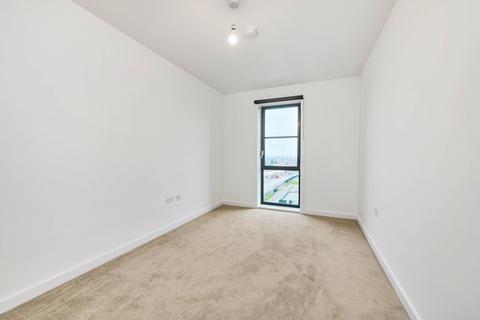2 bedroom flat to rent, New Road, Dagenham, London, RM9