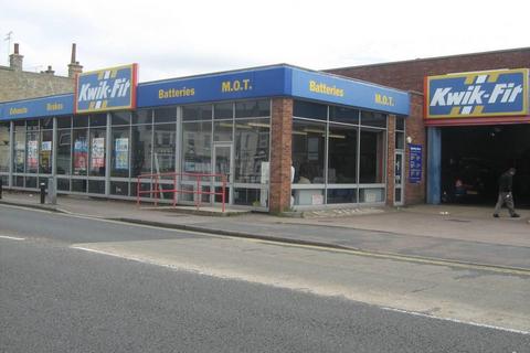Convenience store to rent, 60 Carnarvon Rd Clacton On Sea CO15 6QA