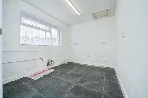 2 bedroom terraced bungalow for sale, Upper Coombe, Linslade, Leighton Buzzard