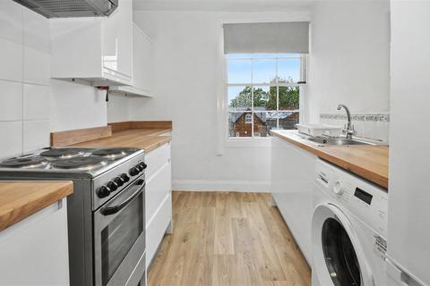 2 bedroom flat to rent, Milverton Crescent West, Leamington Spa