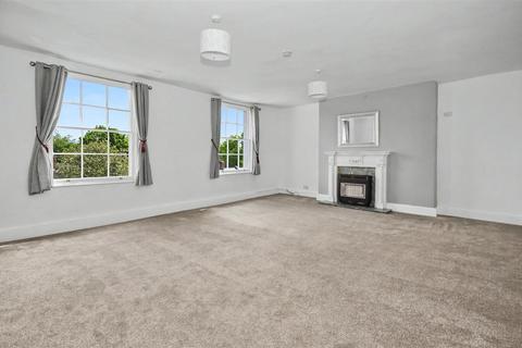 2 bedroom flat to rent, Milverton Crescent West, Leamington Spa