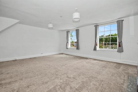 2 bedroom flat to rent, Milverton Crescent West, Leamington Spa