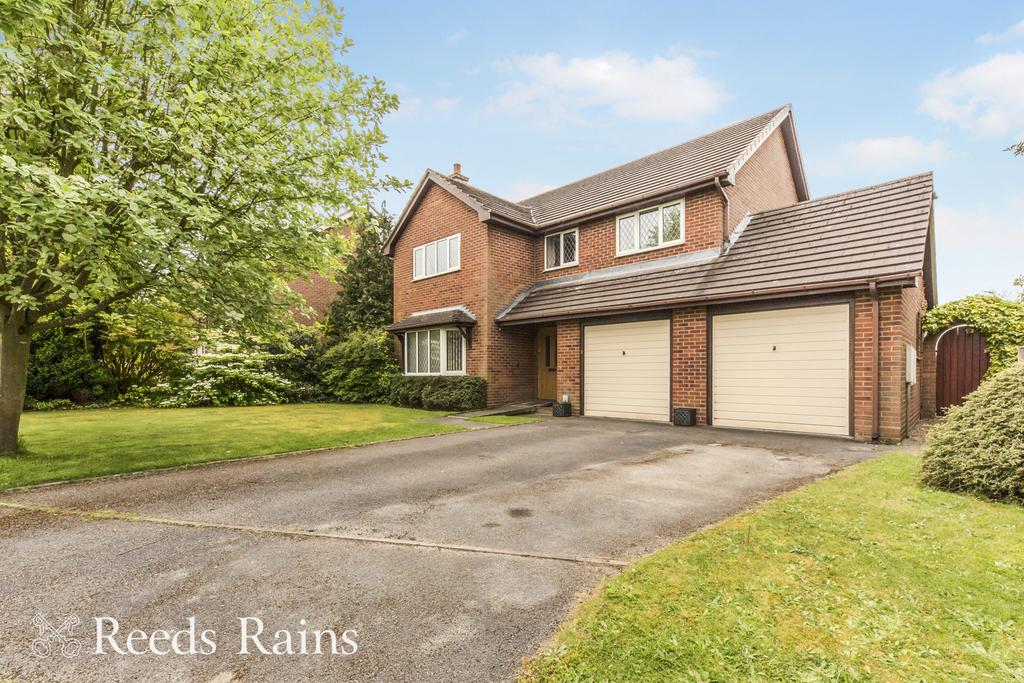 4 bedroom detached house for sale