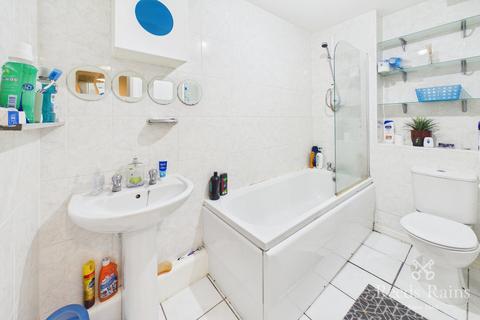 2 bedroom apartment for sale, Montague Road, Greater Manchester M16