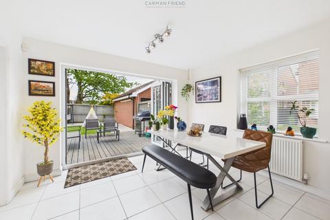 4 bedroom detached house for sale, Willow Hey, Saughall, CH1