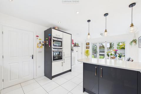4 bedroom detached house for sale, Willow Hey, Saughall, CH1