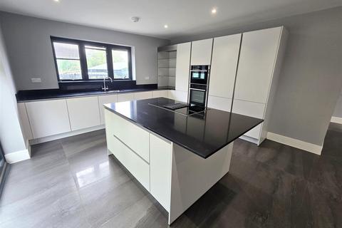 3 bedroom barn conversion for sale, Ivy House Lakes, Grittenham