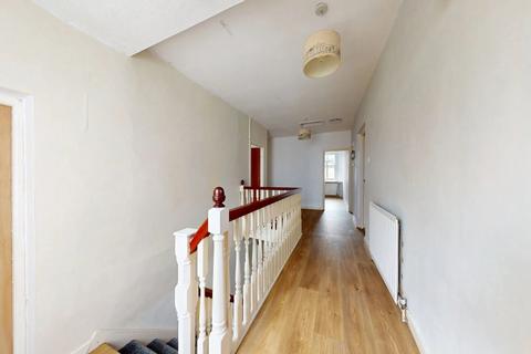 4 bedroom flat for sale, St. Marys Chare, Hexham, NE46 1NQ