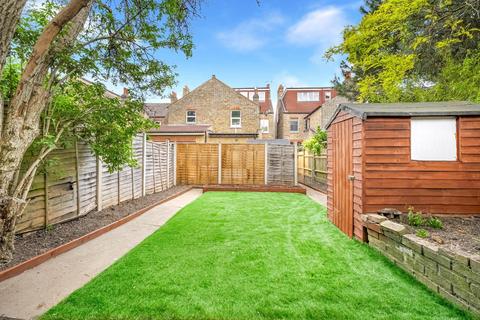3 bedroom flat for sale, Melbourne Avenue, Ealing