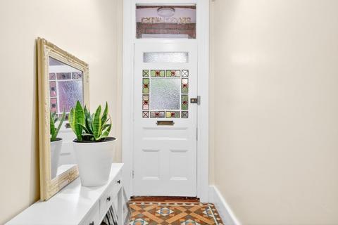 3 bedroom flat for sale, Melbourne Avenue, Ealing