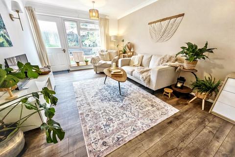 3 bedroom ground floor flat for sale, Halberton, Tiverton EX16