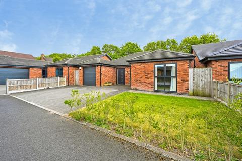 3 bedroom bungalow for sale, Bransdale Heights, Forest Town, Mansfield, Nottinghamshire, NG19