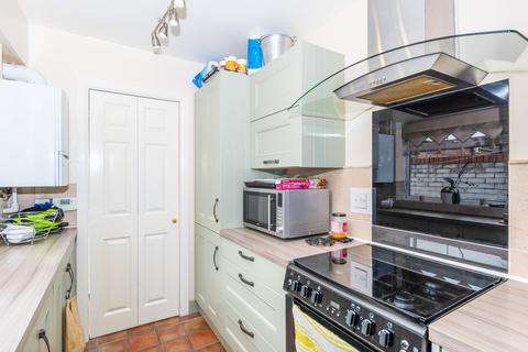 2 bedroom terraced house to rent, Clifton Street, Warrington, WA4