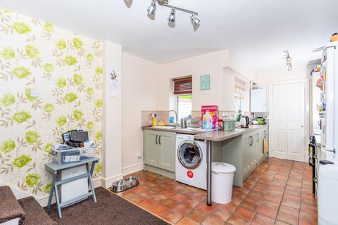 2 bedroom terraced house to rent, Clifton Street, Warrington, WA4