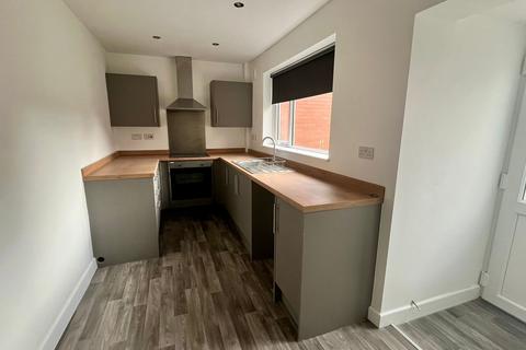 3 bedroom semi-detached house to rent, Crampton Avenue, Mansfield, NG18
