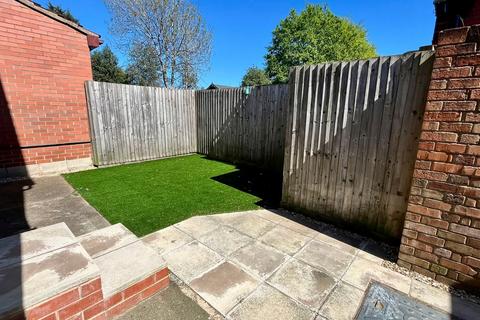 3 bedroom semi-detached house to rent, Crampton Avenue, Mansfield, NG18