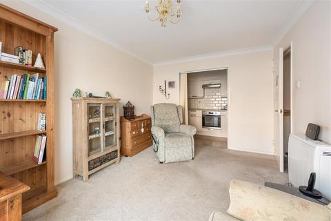 2 bedroom flat for sale, Woodlands Way, Andover