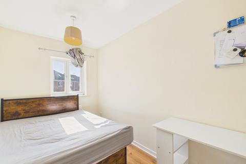 2 bedroom terraced house for sale, Charlestown Way, Hull, East Riding Of Yorkshire, Hu9 1pj