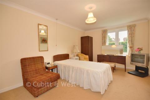 1 bedroom apartment for sale, London Road, Redhill, Surrey