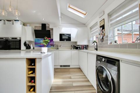 5 bedroom detached house for sale, Gaveller Road, Swindon, SN25