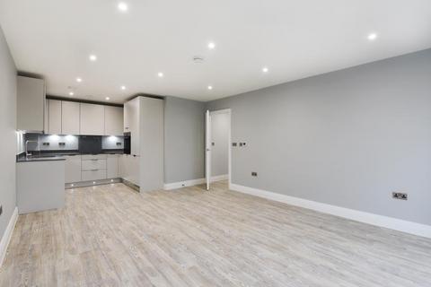 2 bedroom apartment to rent, Uxbridge Road