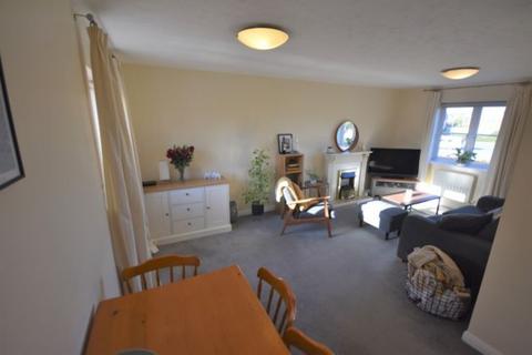2 bedroom apartment to rent, Powlesland Road