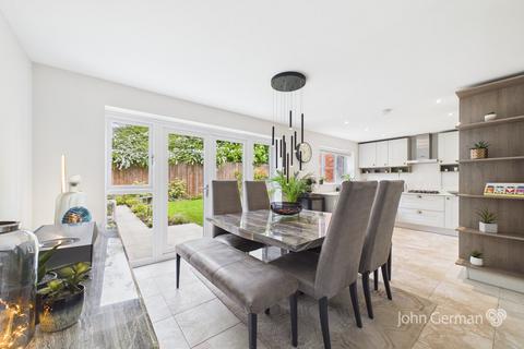3 bedroom detached house for sale, Turnpike Way, Ashbourne