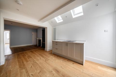 2 bedroom terraced house for sale, Eagle Road, Guildford