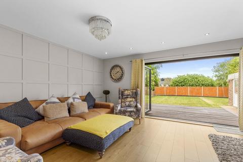 3 bedroom chalet for sale, Chessfield Park, Little Chalfont