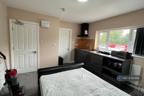 6 bedroom detached house to rent, Charter Avenue, Coventry, CV4