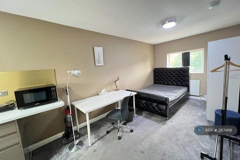 6 bedroom detached house to rent, Charter Avenue, Coventry, CV4