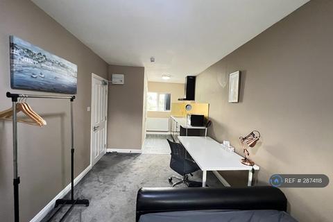 6 bedroom detached house to rent, Charter Avenue, Coventry, CV4