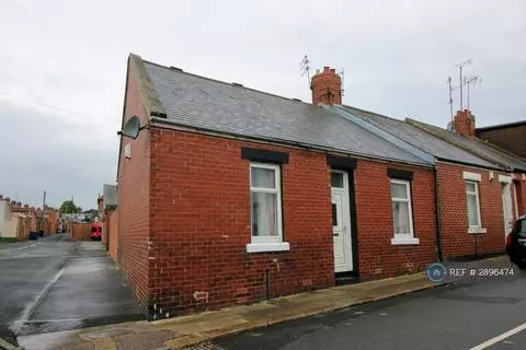 3 bedroom end of terrace house to rent – pohled 2
