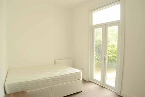 6 bedroom house to rent, Reservoir Road, London SE4