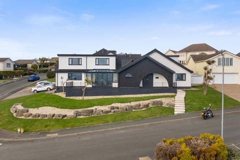 6 bedroom detached house for sale, Howe Road, Onchan, IM3